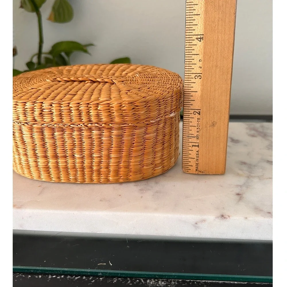 Vintage Oval Woven Wicker Basket with Lid Boho Trinket Box Natural Storage